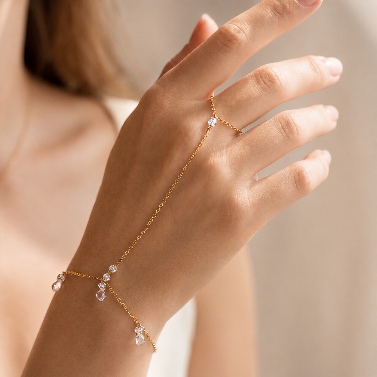 Brățară Zirconia Hand Chain placată cu aur de 18K