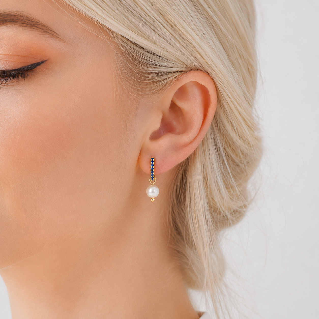 Cercei BLUE PEARL HOOPS placați cu aur de 18K